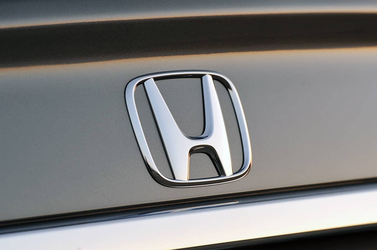 2013 Honda Civic logo