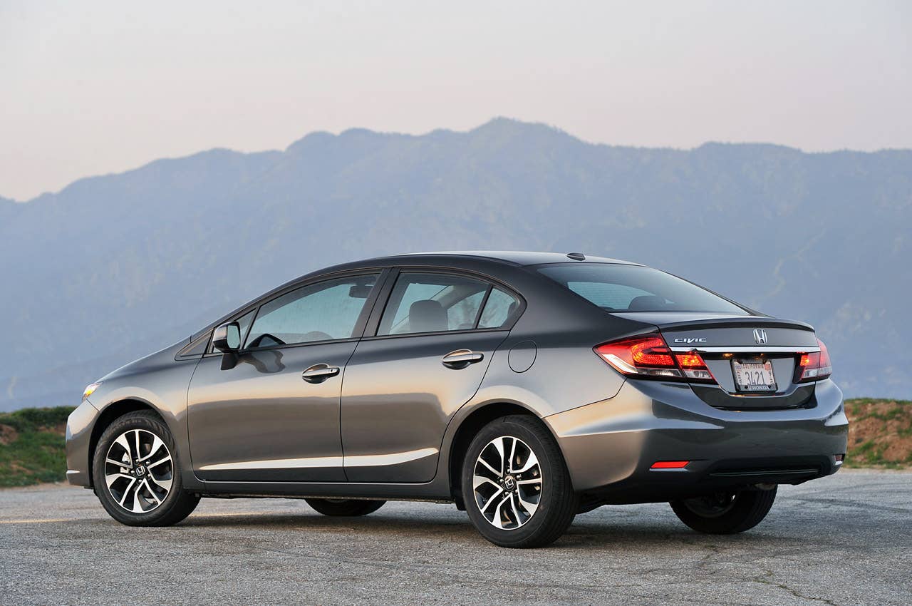 2013 Honda Civic rear 3/4 view