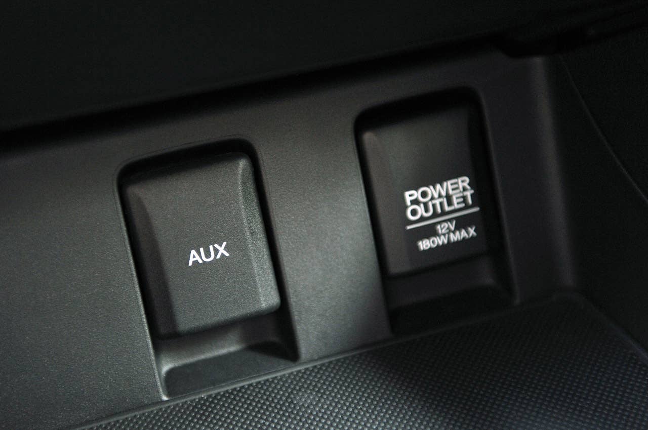 2013 Honda Civic AUX input
