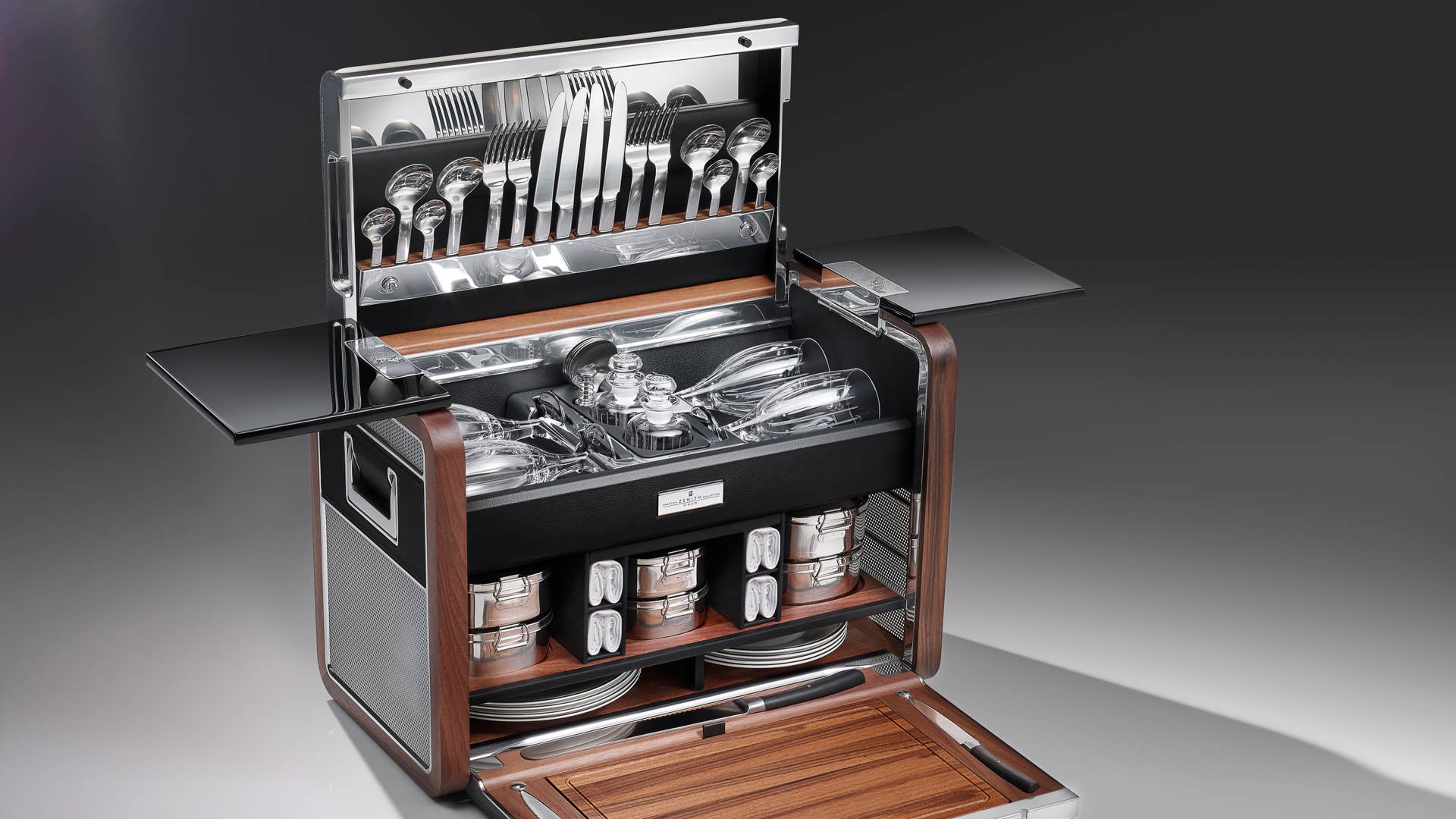Rolls-Royce Phantom Zenith picnic basket open 3/4 view