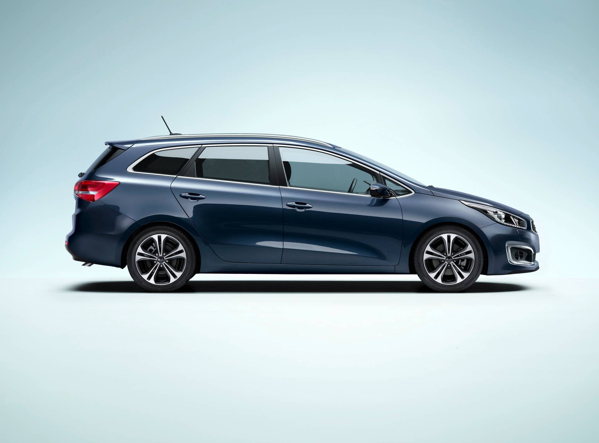 2016 Kia Cee'd Sportswagon side