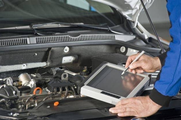 Repairing Car with computer