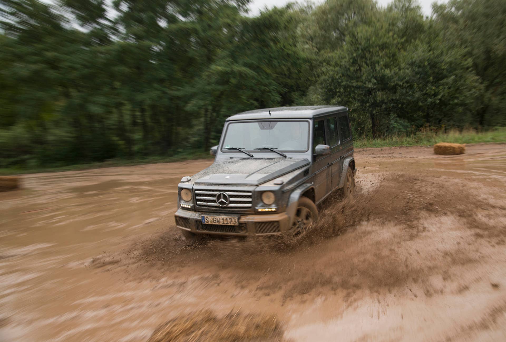 2016 Mercedes-Benz G550 loves that mud