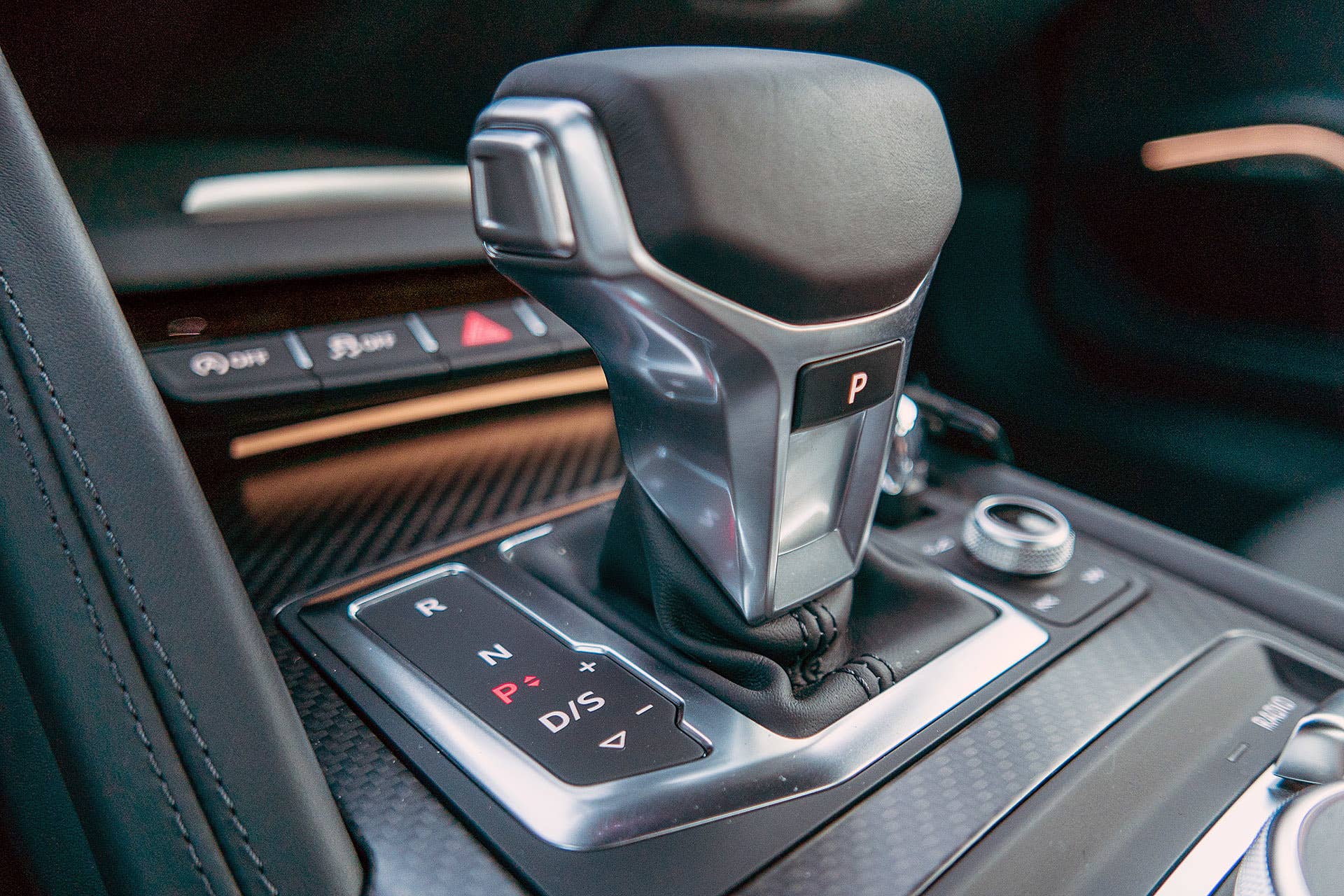 2017 Audi R8 gear selector