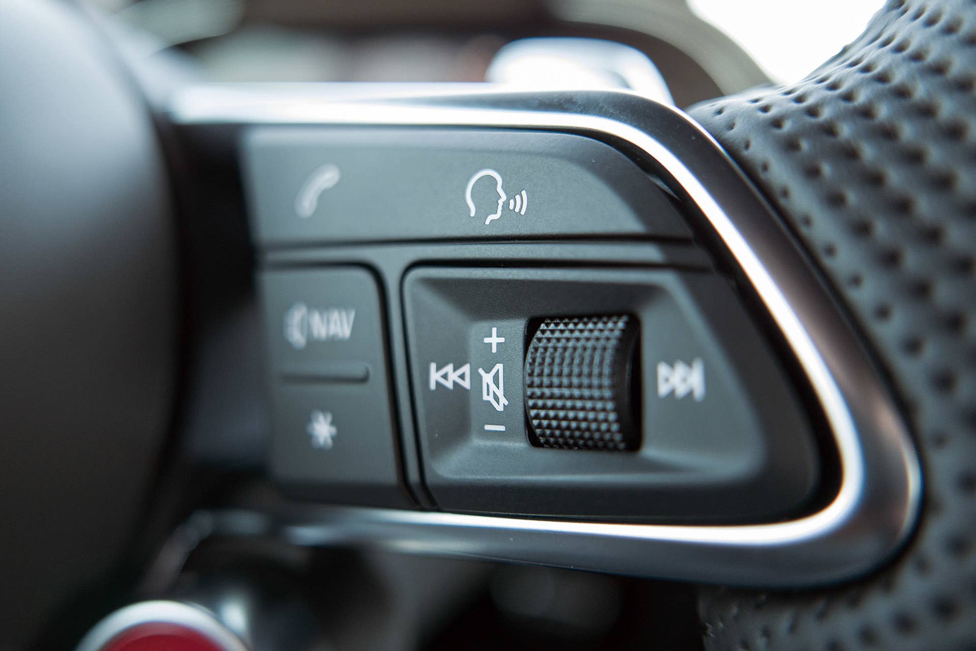 2017 Audi R8 steering wheel controls