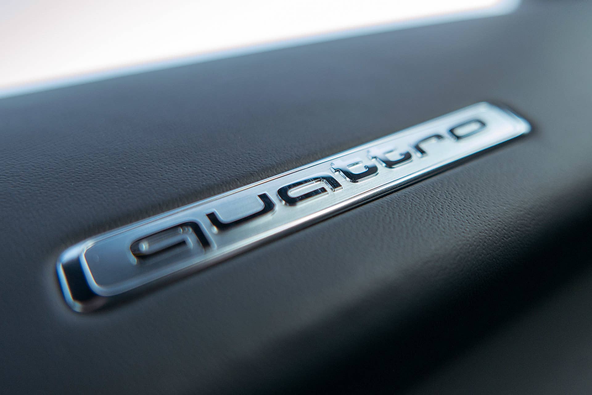 2017 Audi R8 badge