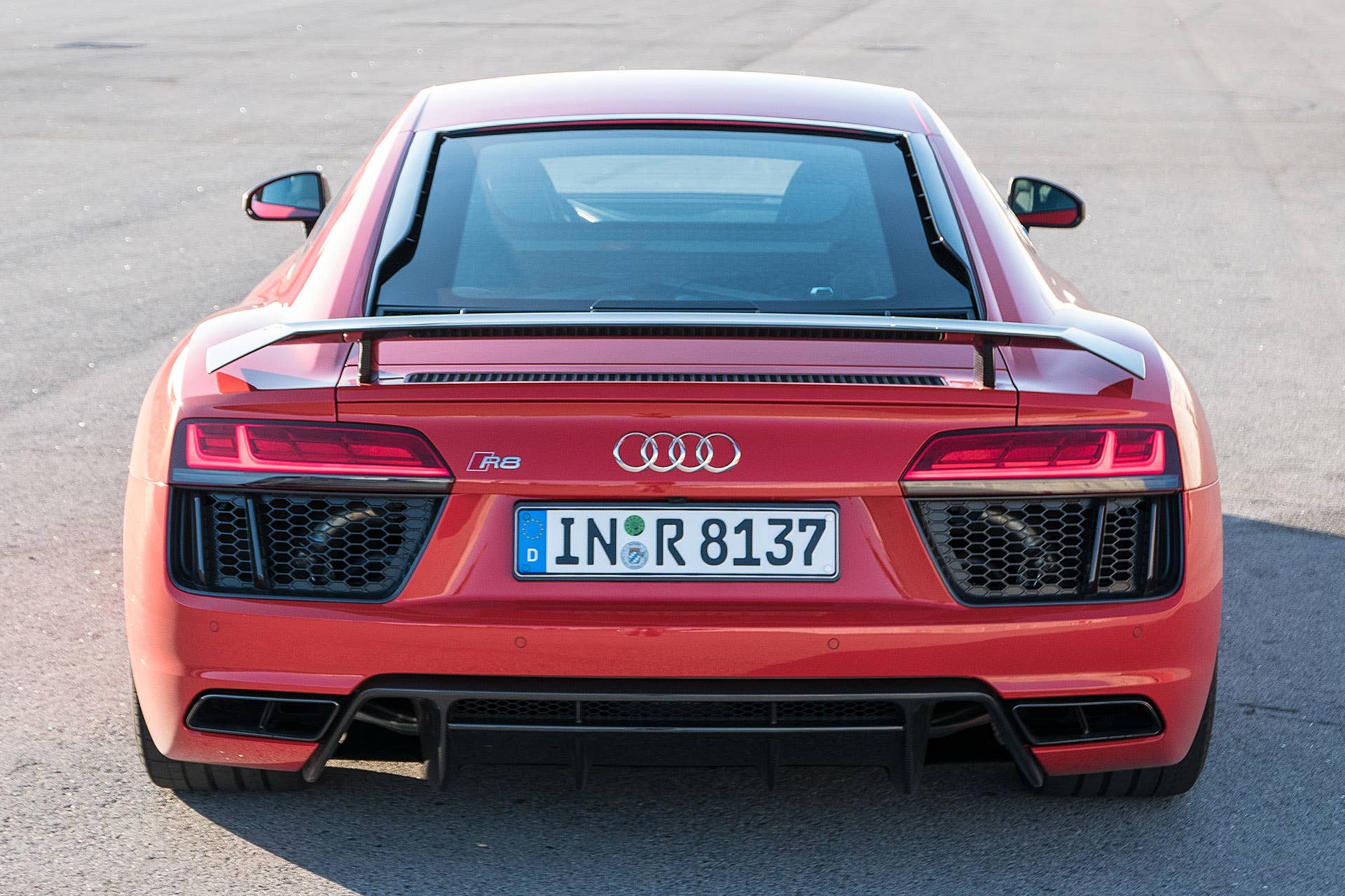2017 Audi R8 rear view