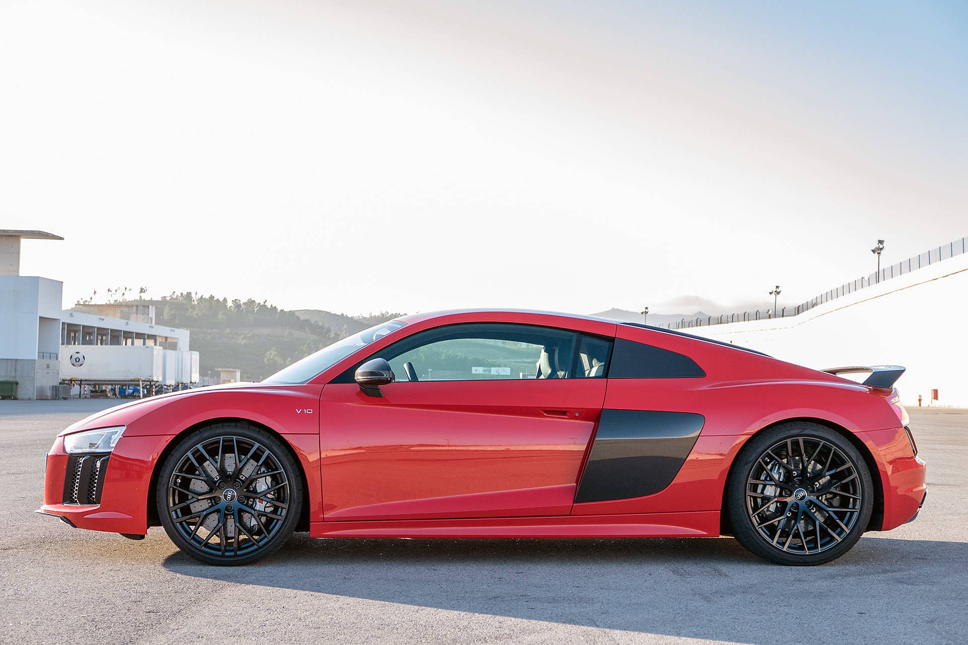 2017 Audi R8 side view