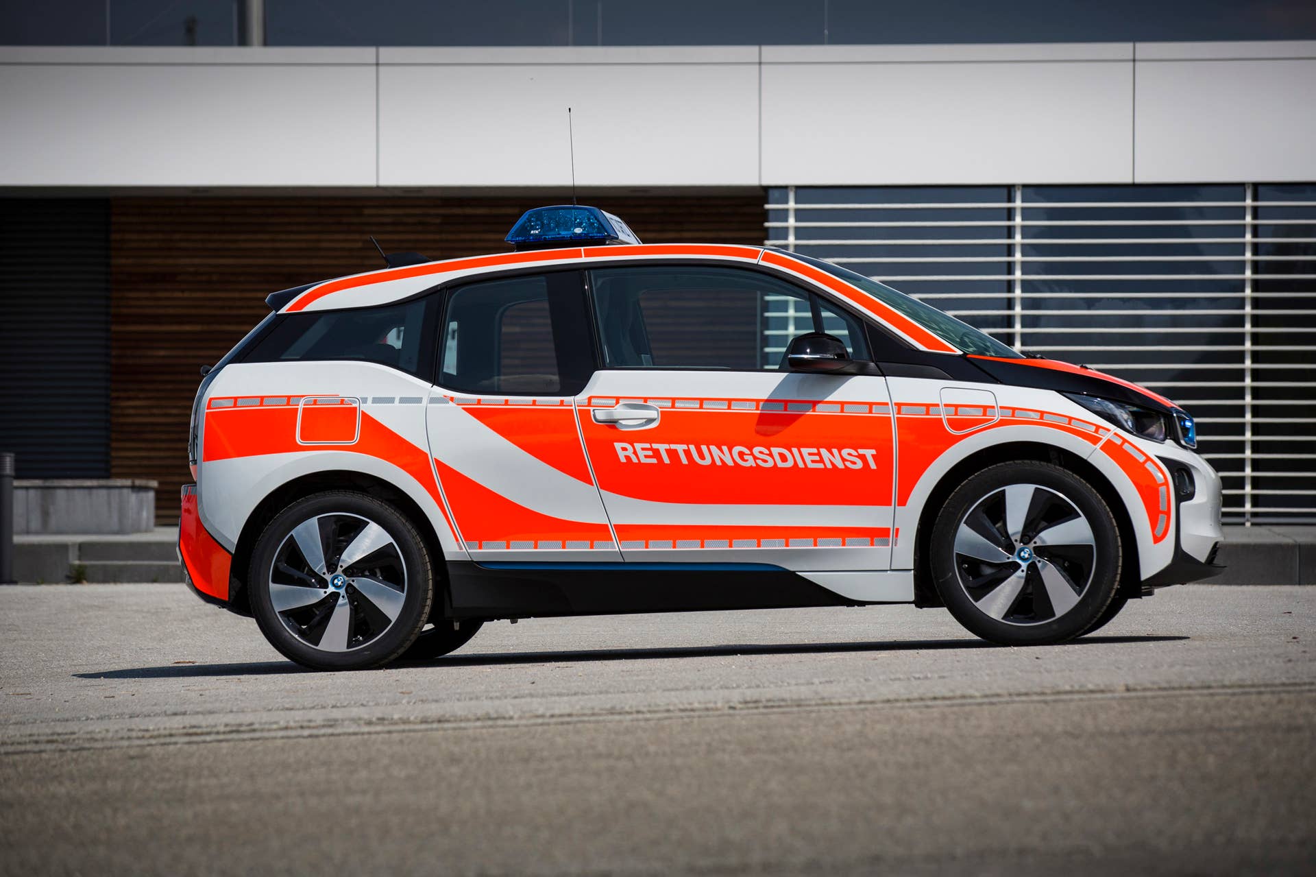 BMW i3 ambulance profile