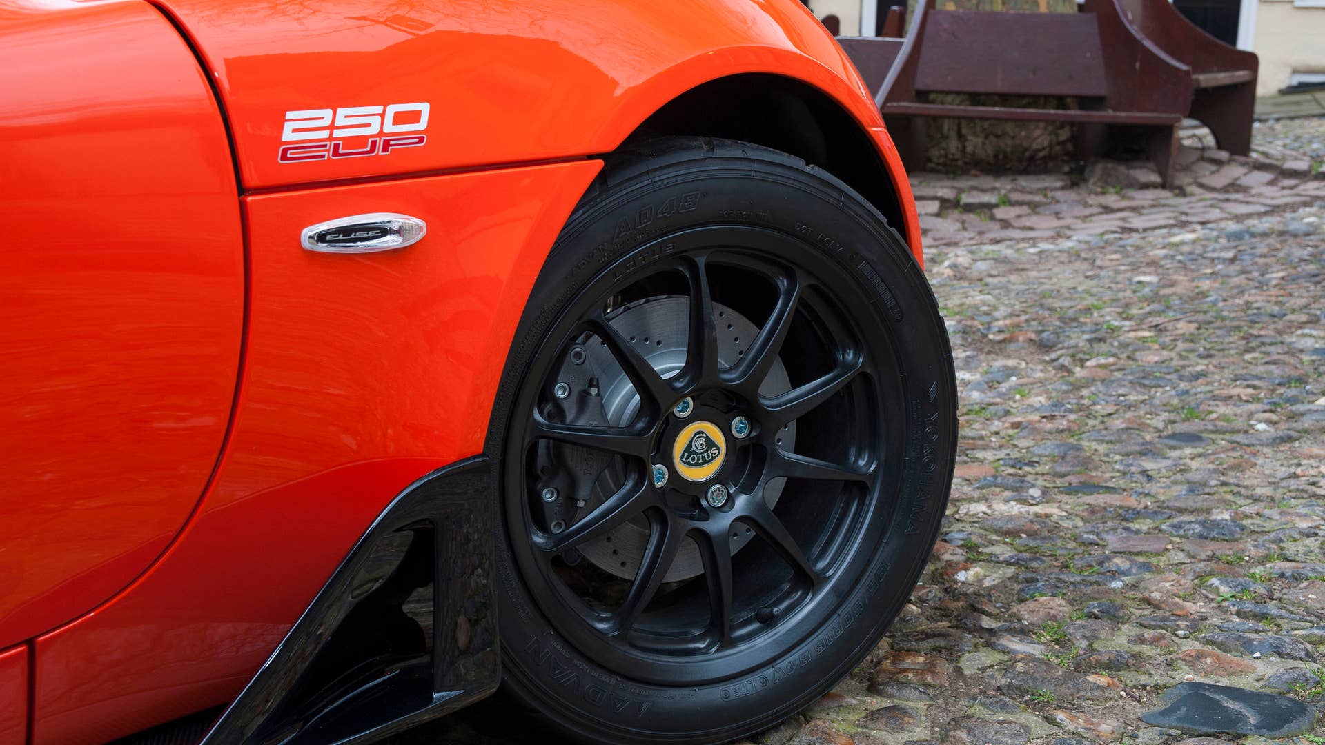lotus elise cup 250 wheels