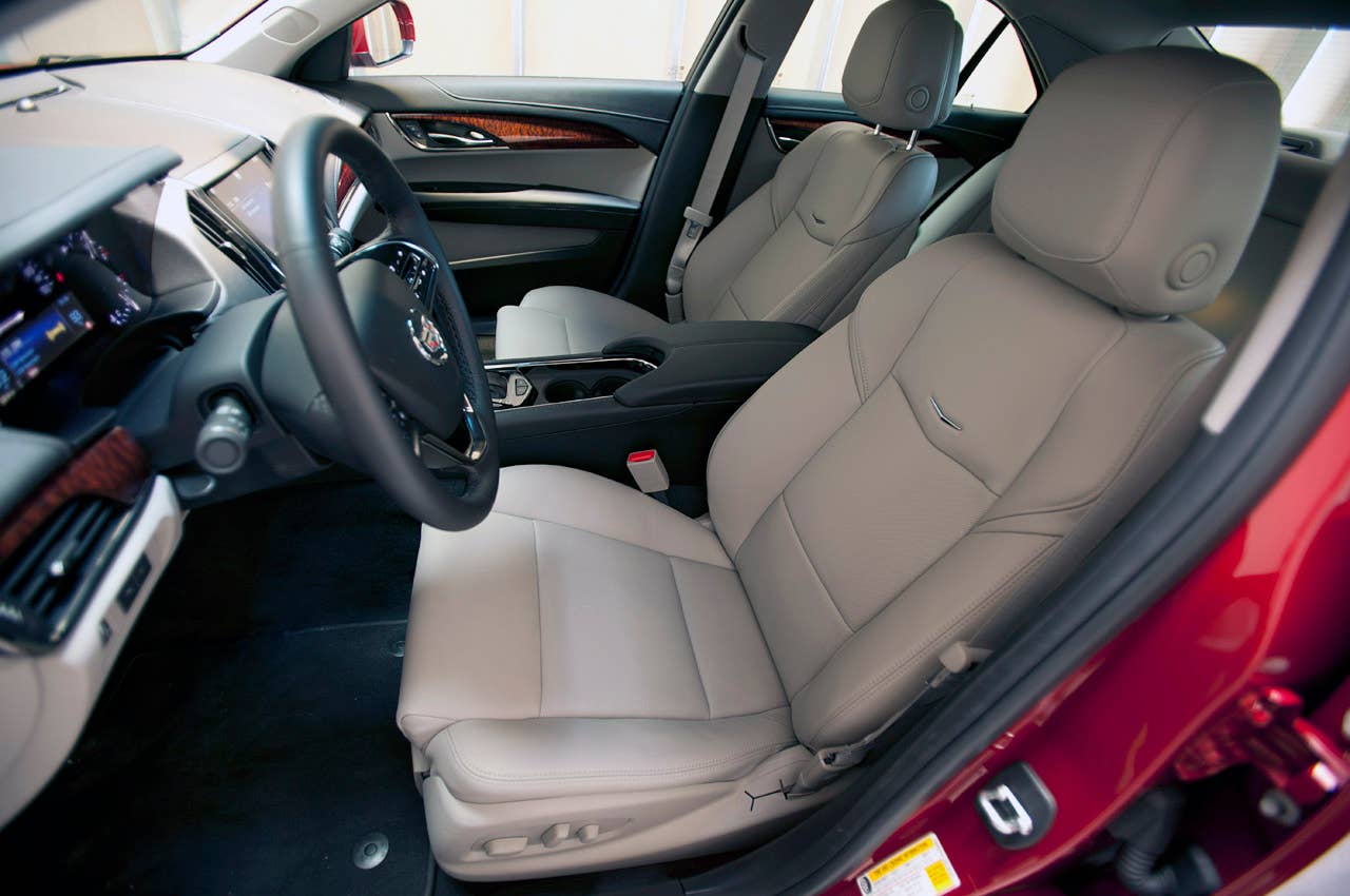 2013 Cadillac ATS front seats