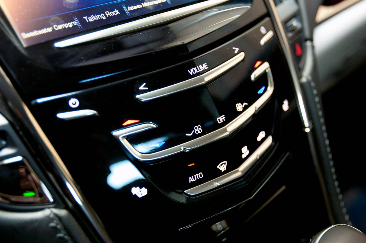 2013 Cadillac ATS instrument panel