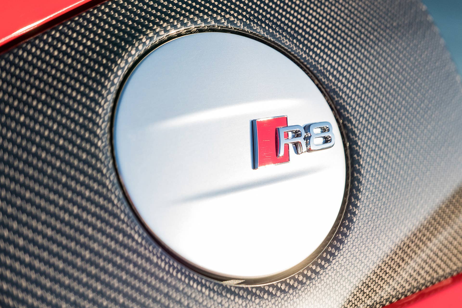 2017 Audi R8 fuel door