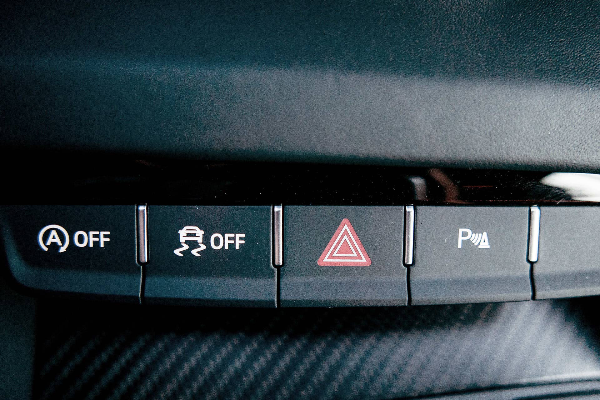 2017 Audi R8 traction control button