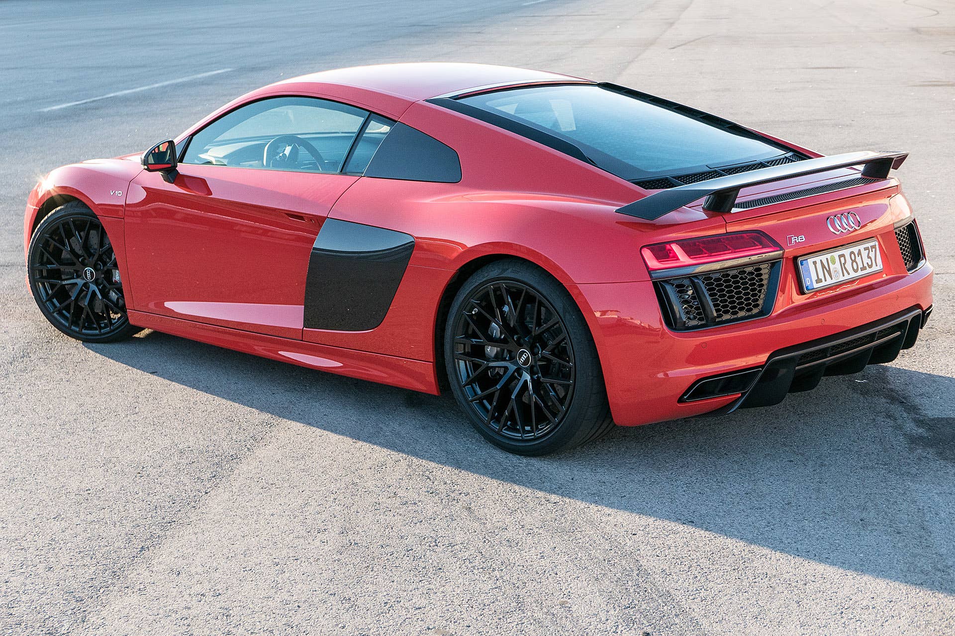 2017 Audi R8 rear 3/4 view