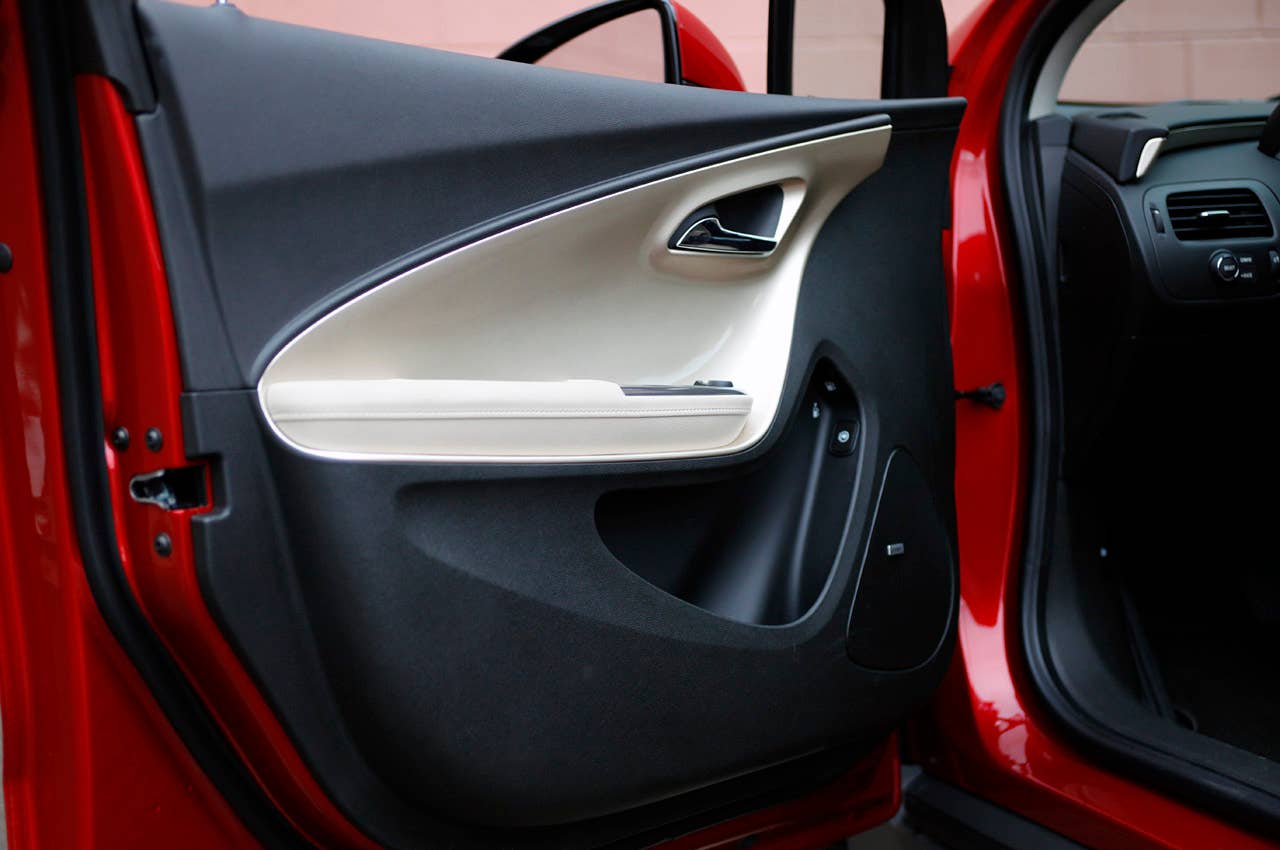 2011 Chevrolet Volt door panel