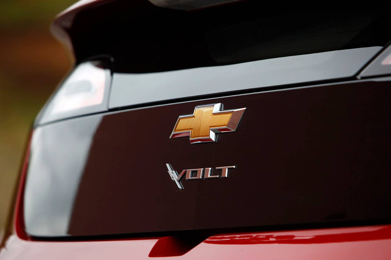 2011 Chevrolet Volt badge