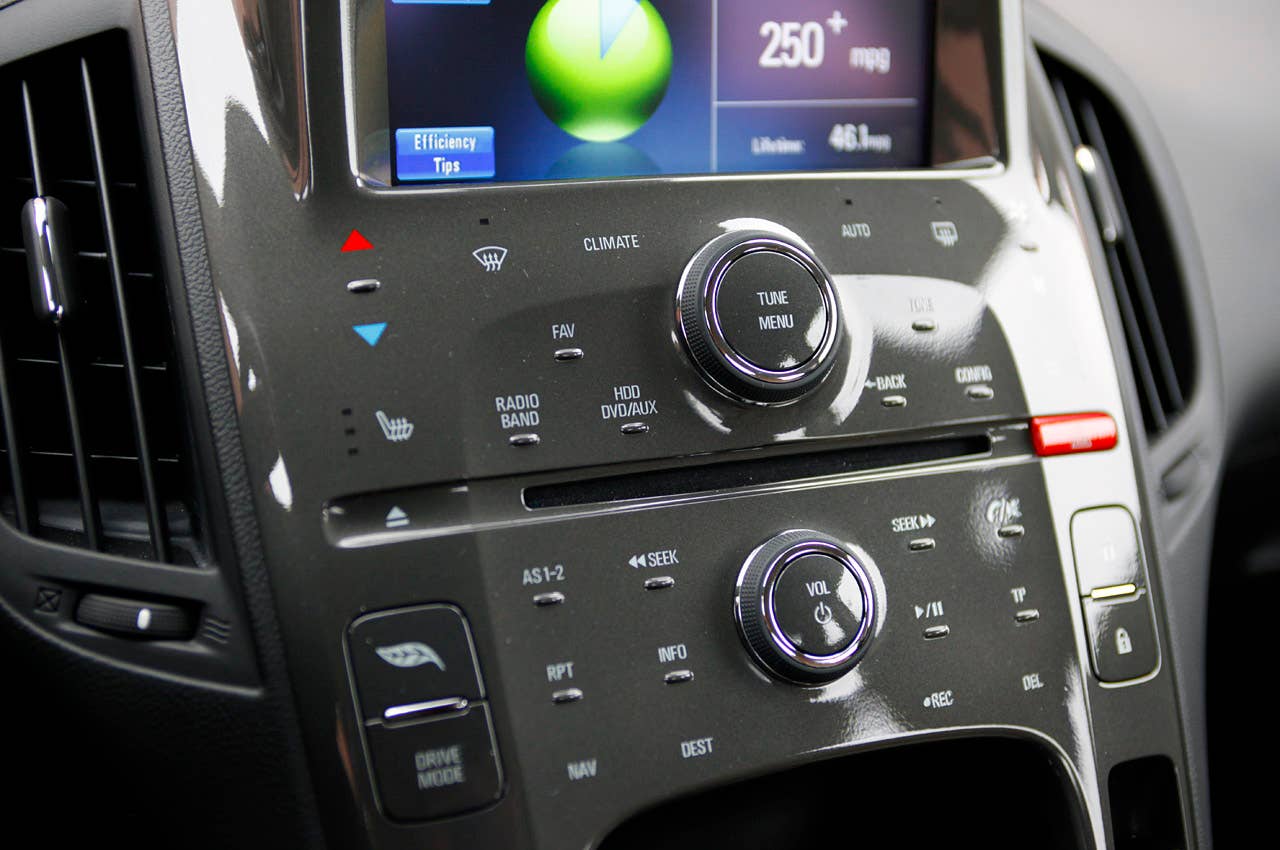2011 Chevrolet Volt audio controls