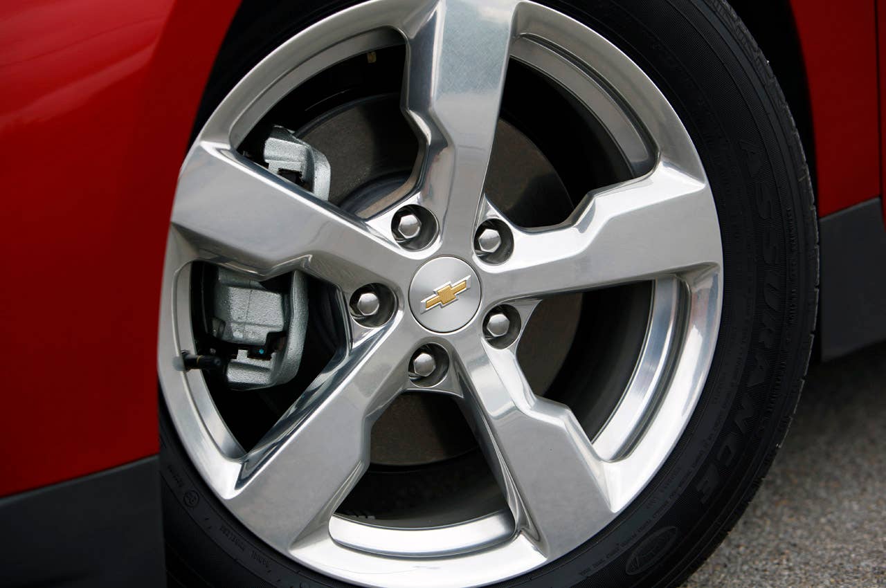 2011 Chevrolet Volt wheel