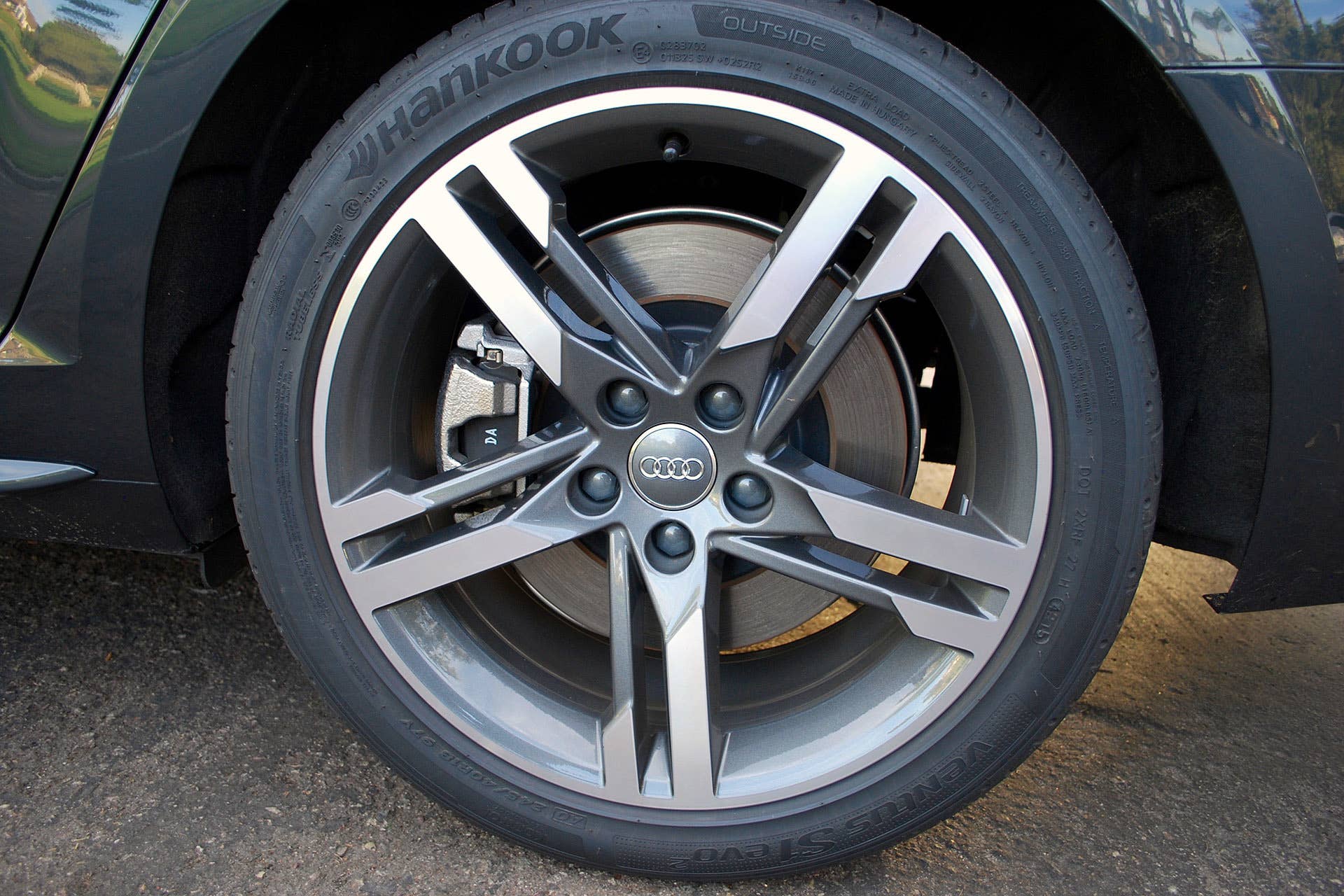 2017 Audi A4 wheel