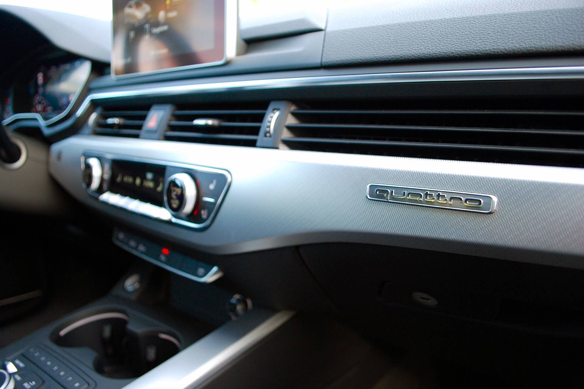 2017 Audi A4 dash