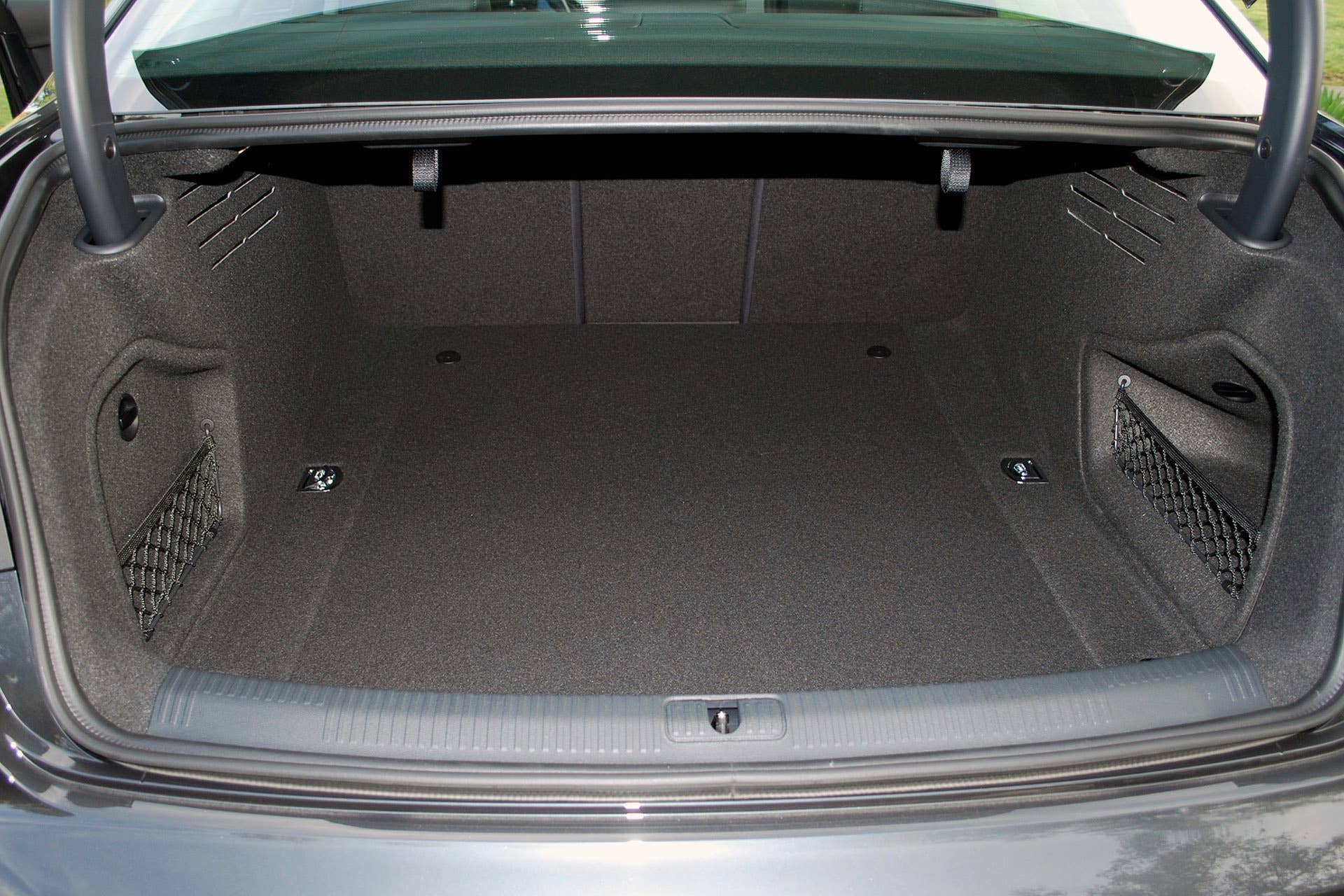 2017 Audi A4 trunk