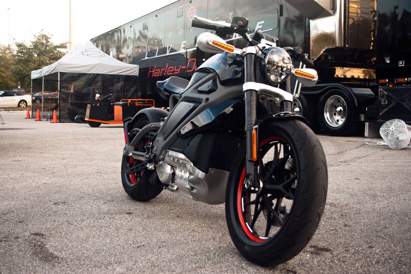 Harley-Davidson Livewire with transporter