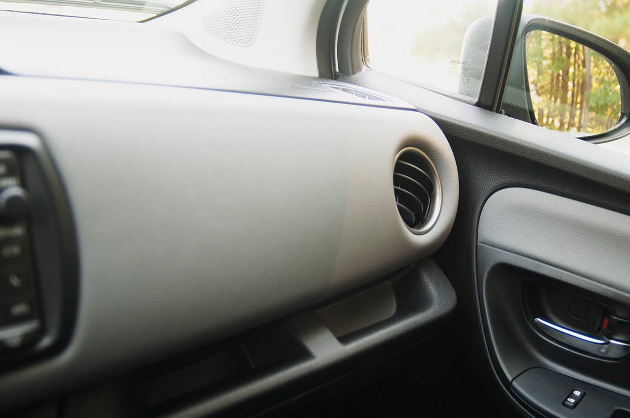 2015 Toyota Yaris dash