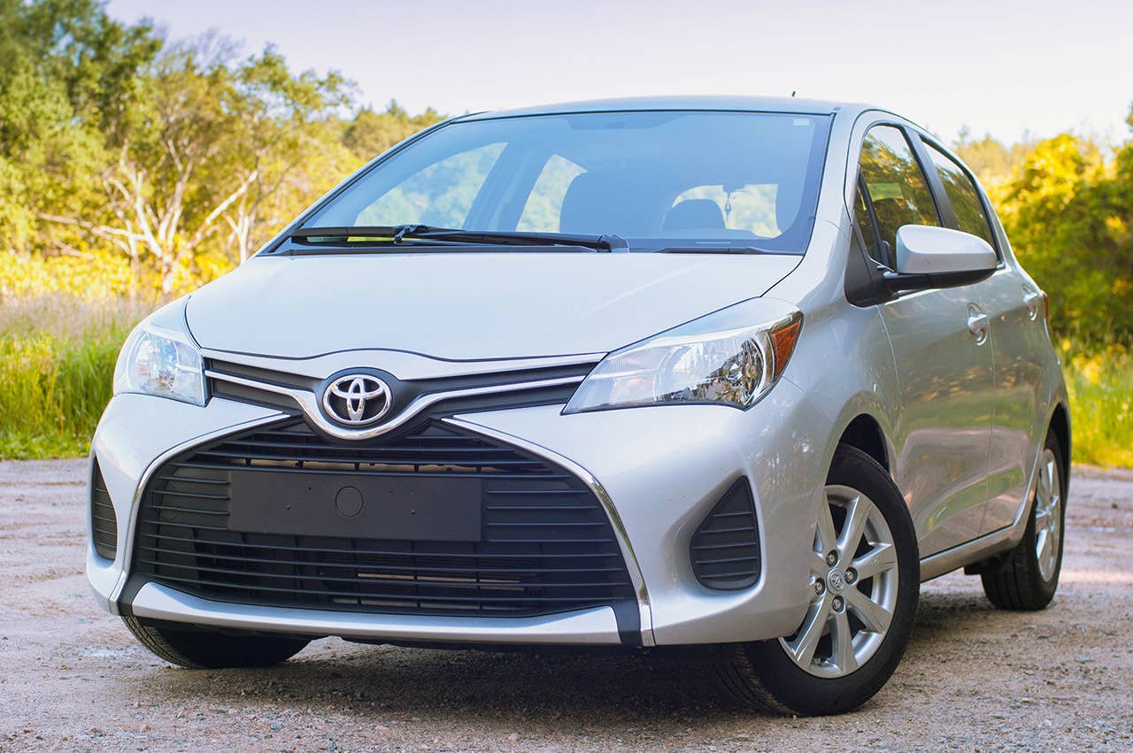 2015 Toyota Yaris front 3/4 view