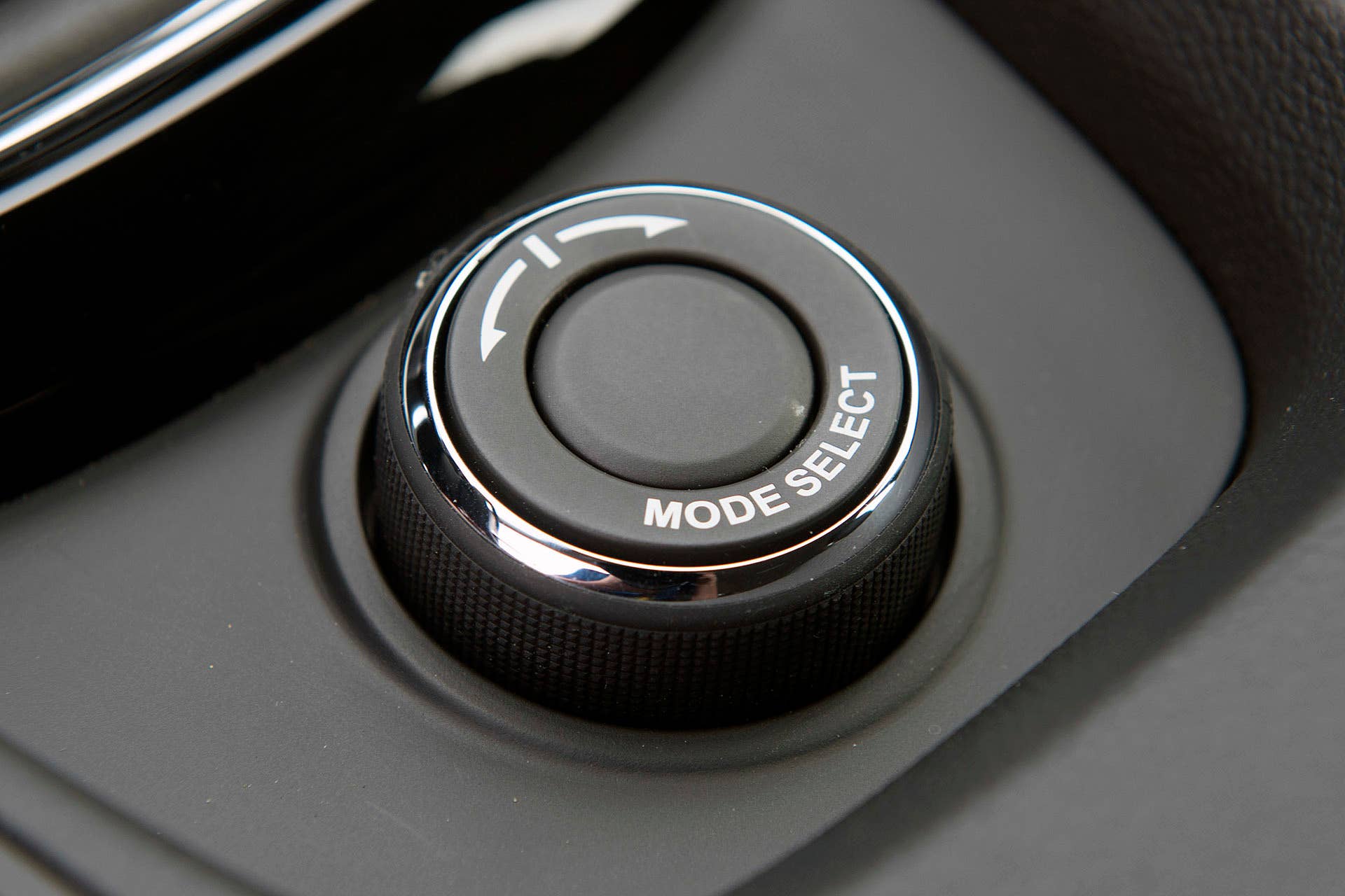 2015 Chevrolet SS drive mode controls