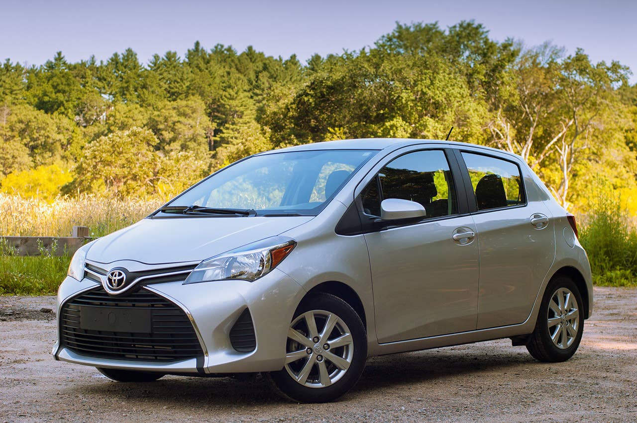 2015 Toyota Yaris front 3/4 view