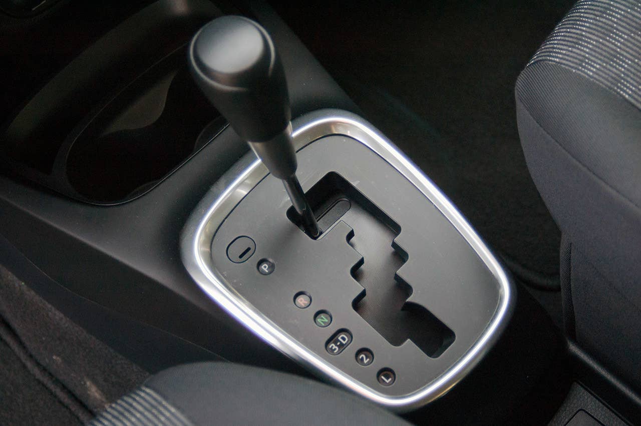 2015 Toyota Yaris shifter
