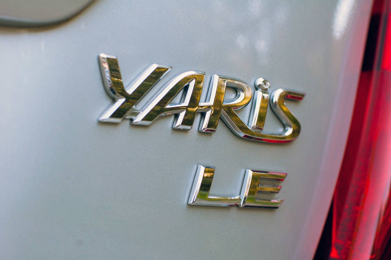 2015 Toyota Yaris badge