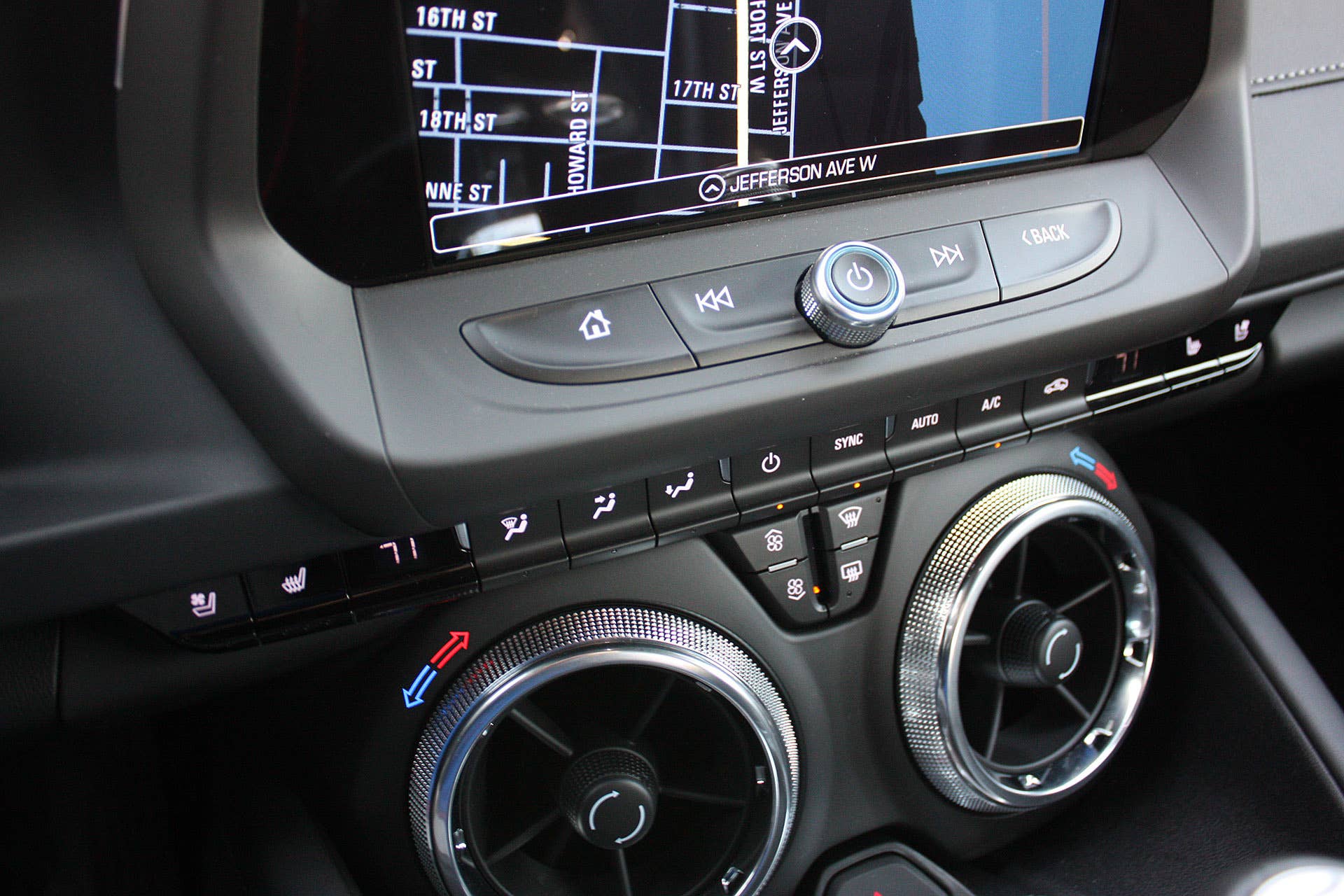 2016 Chevrolet Camaro instrument panel