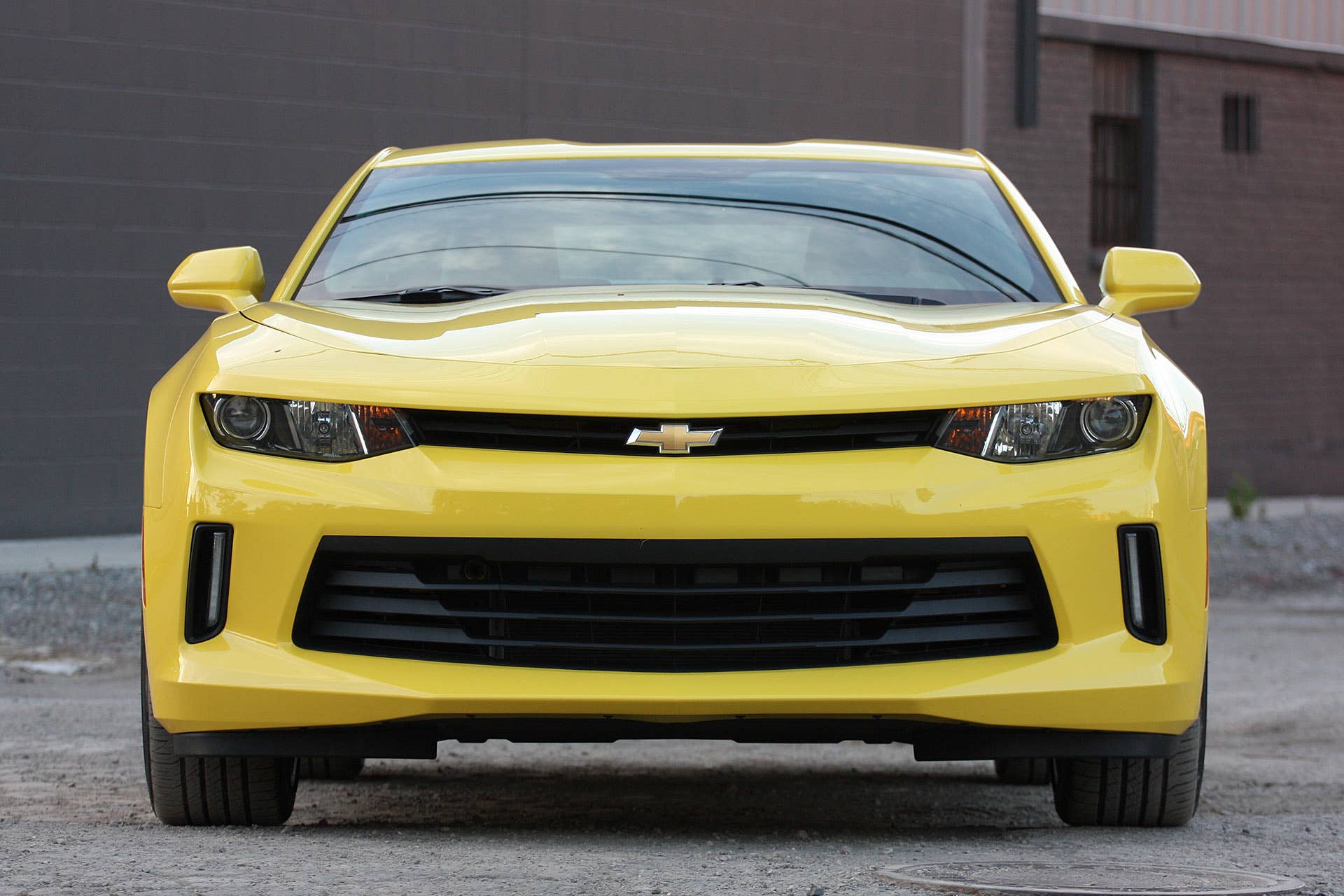 2016 Chevrolet Camaro front view