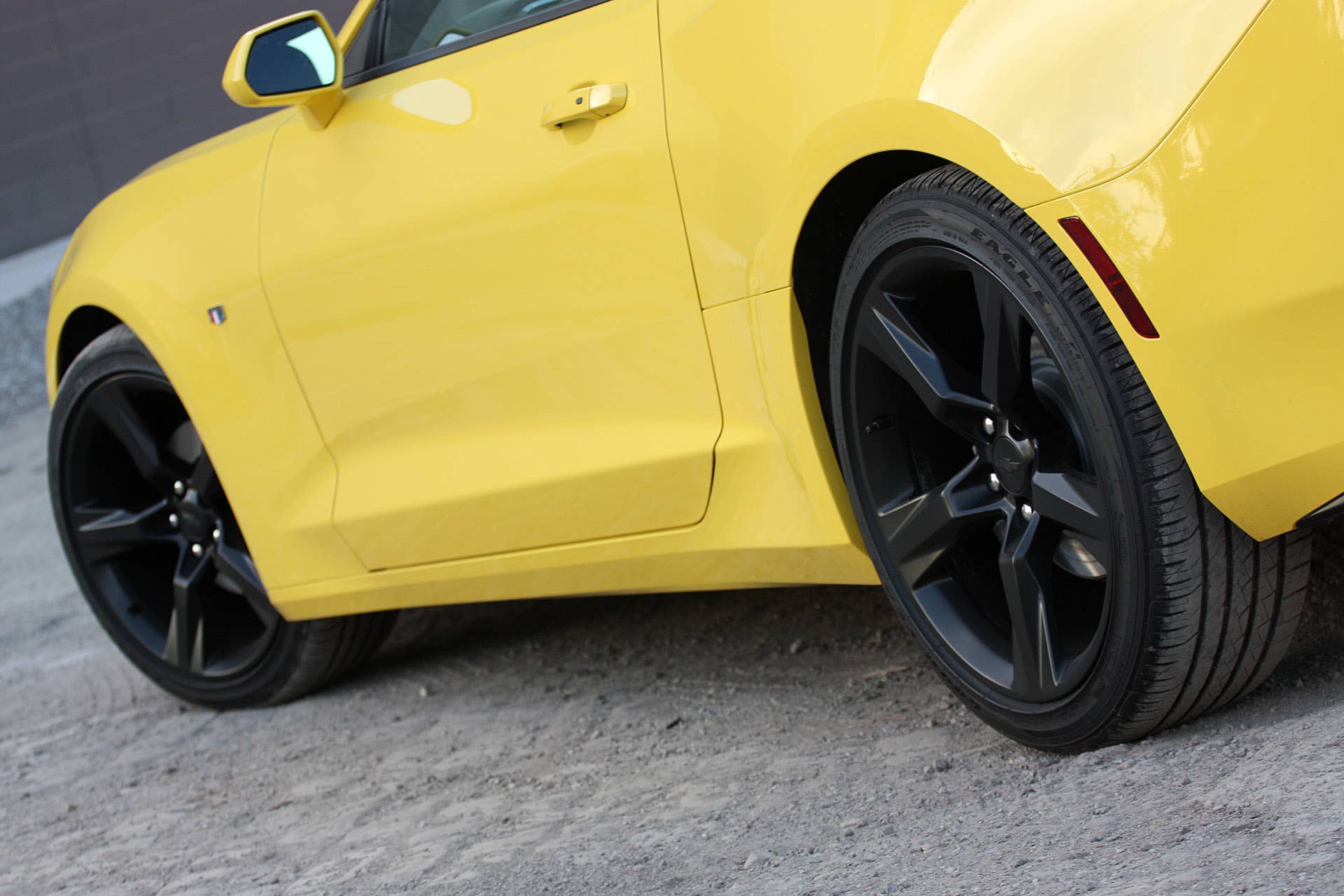 2016 Chevrolet Camaro side detail