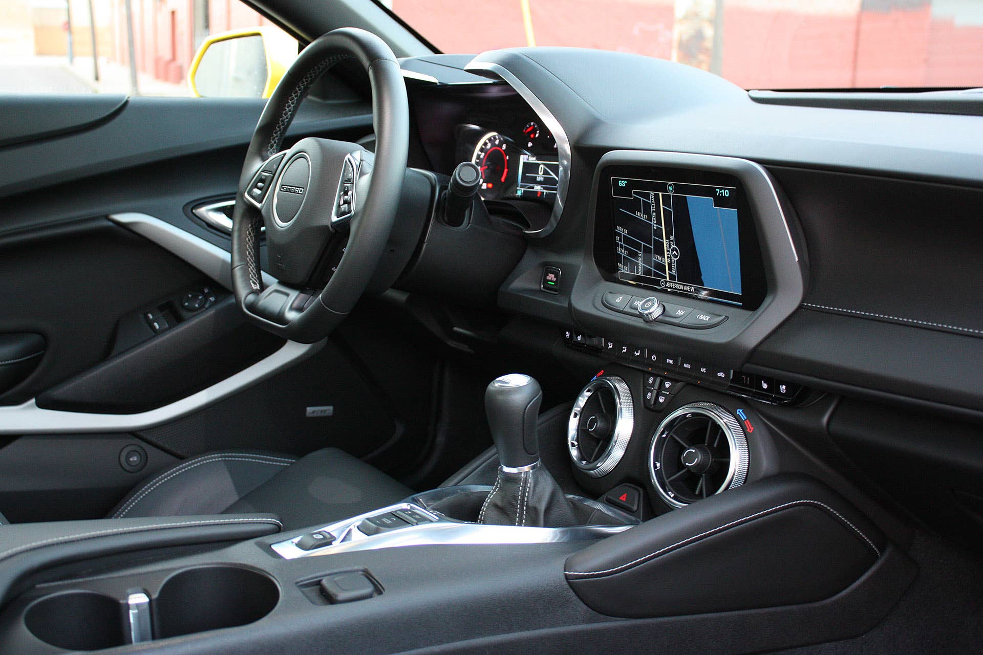 2016 Chevrolet Camaro interior