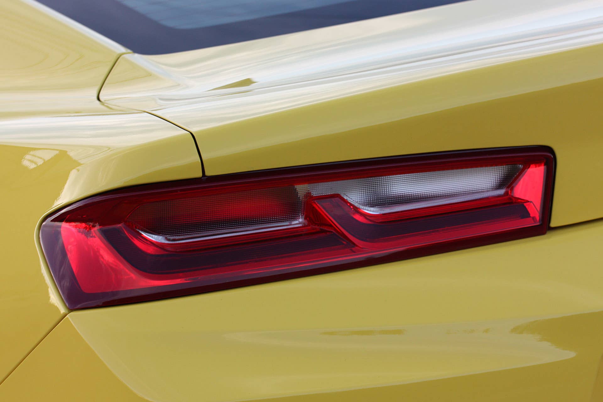 2016 Chevrolet Camaro taillight