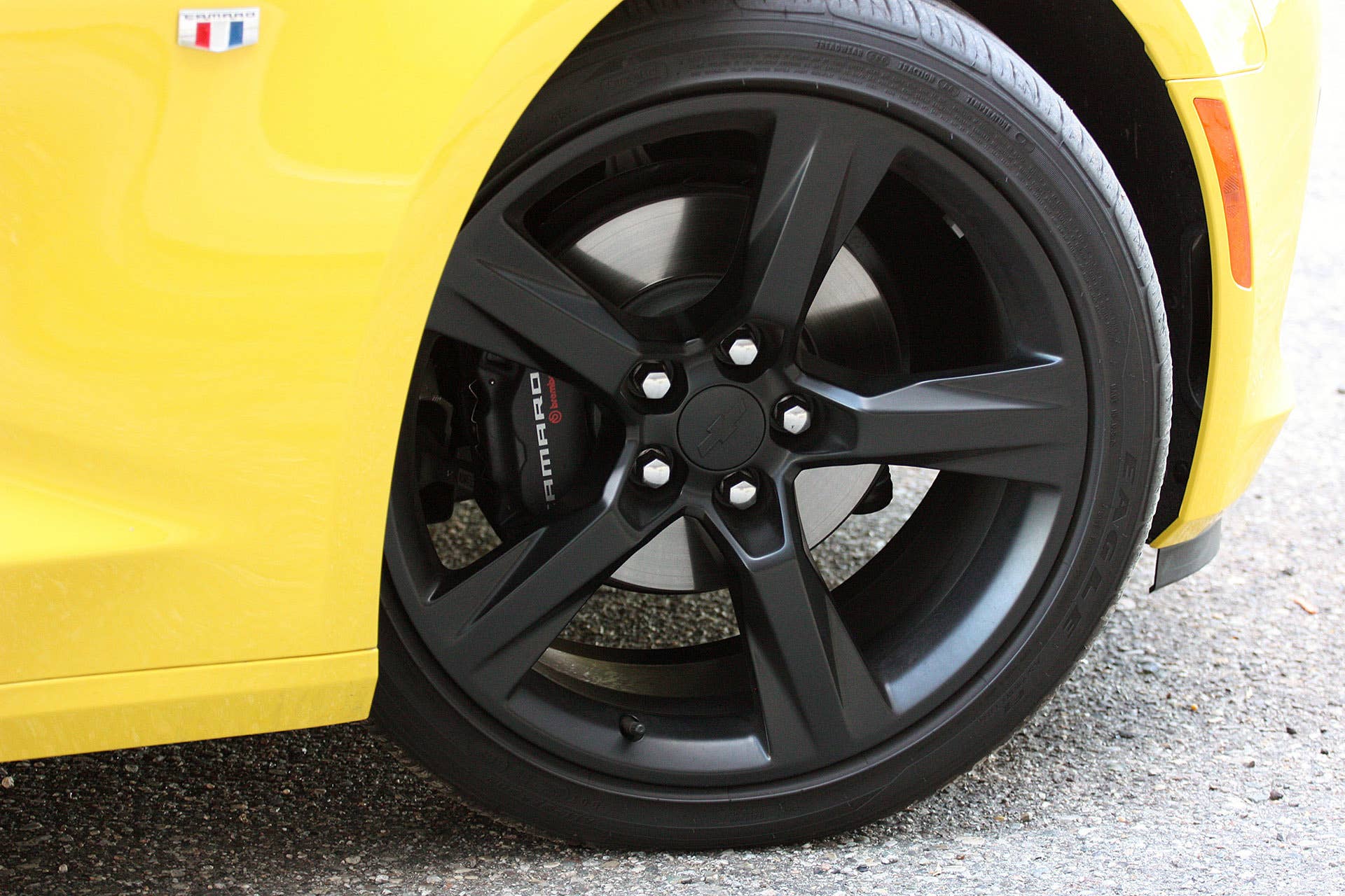2016 Chevrolet Camaro wheel
