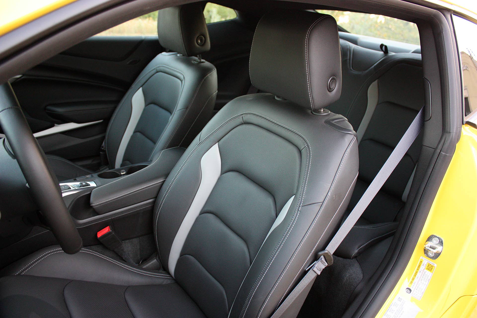 2016 Chevrolet Camaro front seats