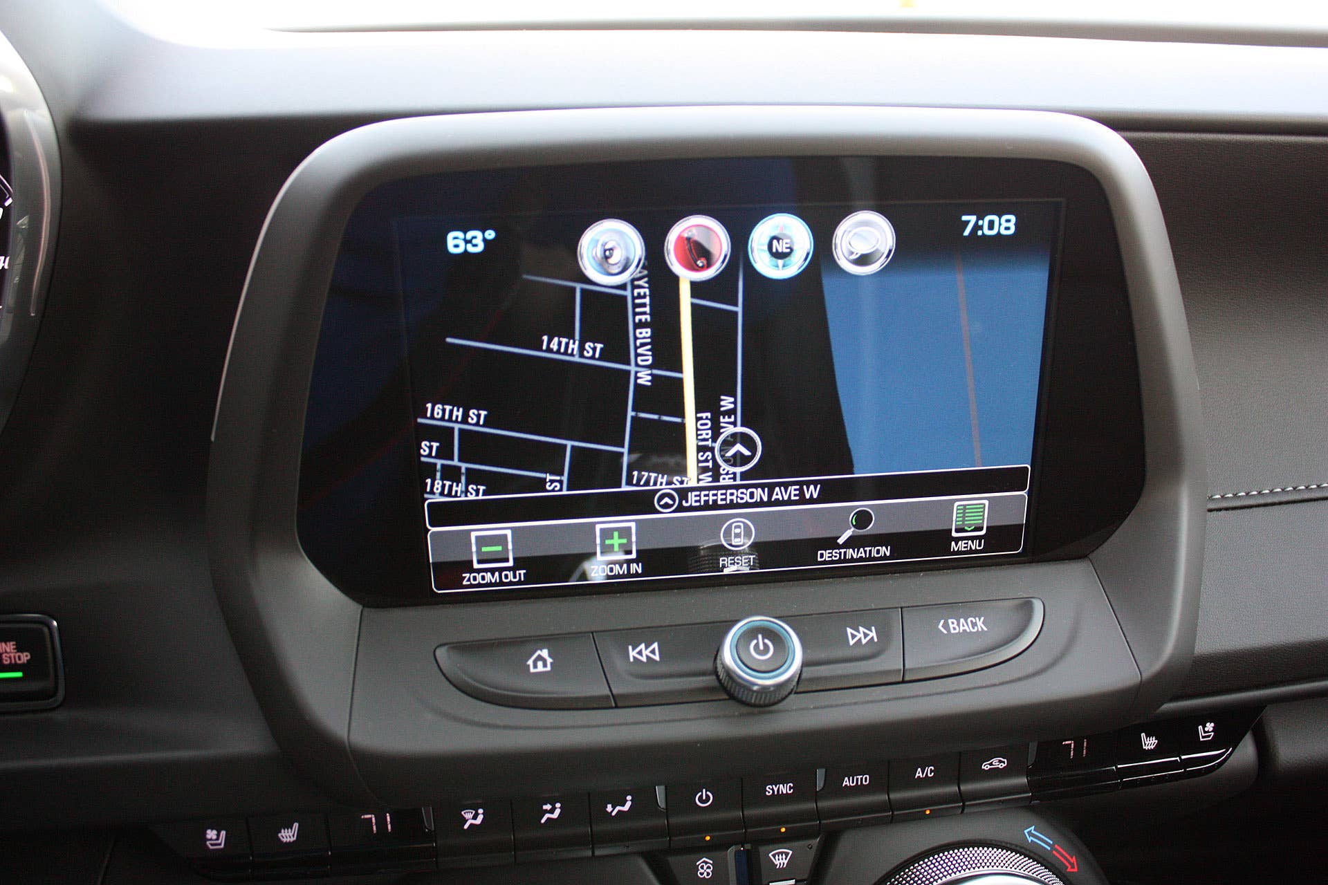 2016 Chevrolet Camaro navigation system