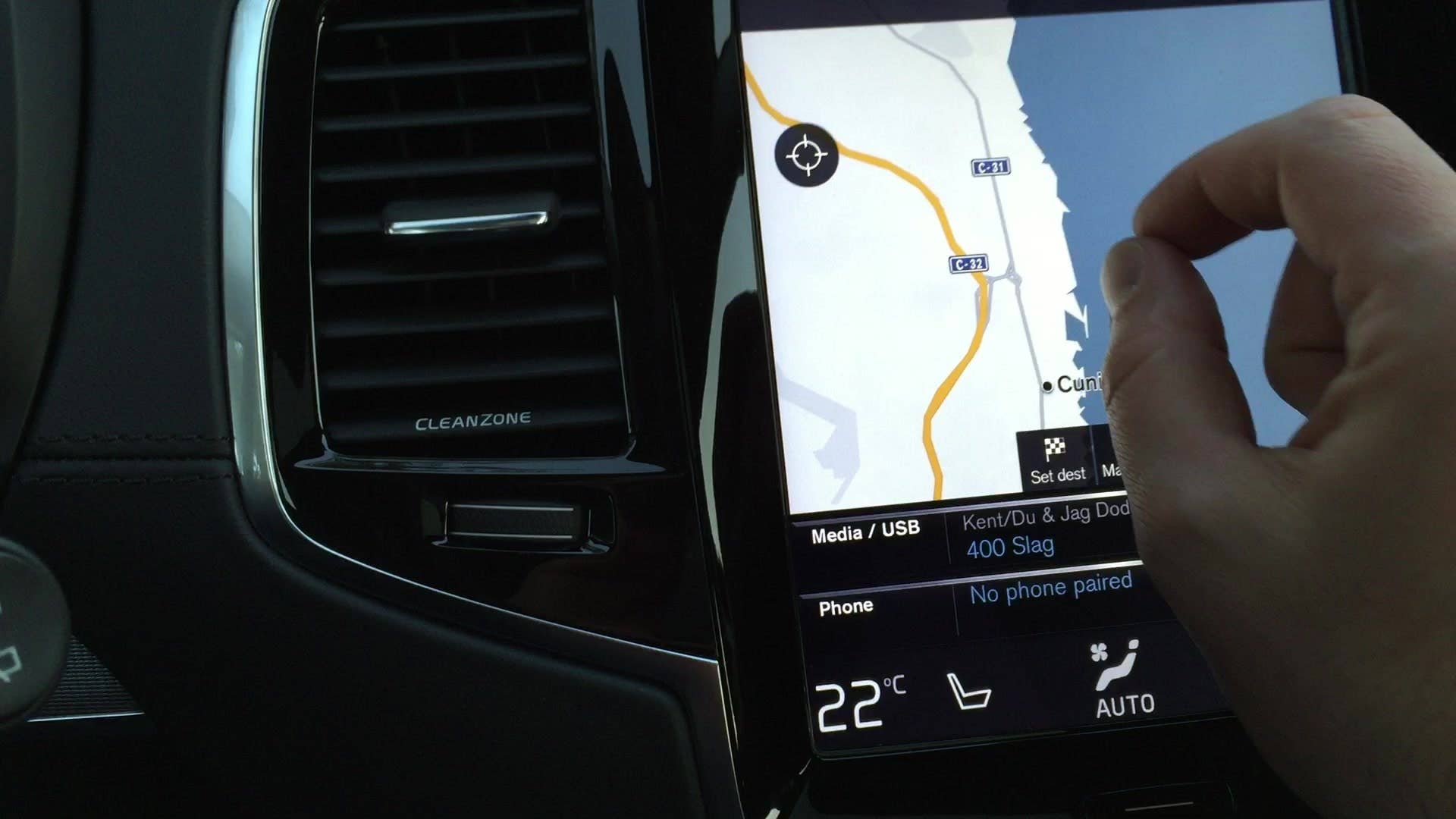 A quick look at the new, big, bright and very responsive Sensus touchscreen interface, in the all-new Volvo XC90.
