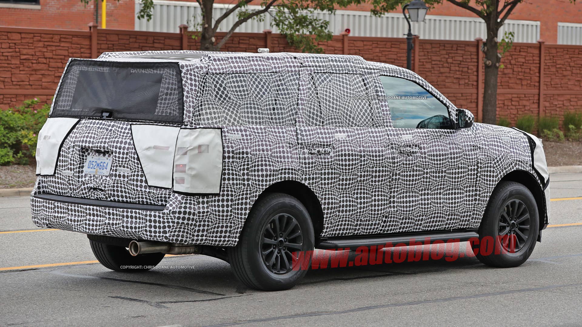 2018 ford expedition spy shots rear three quarter exterior