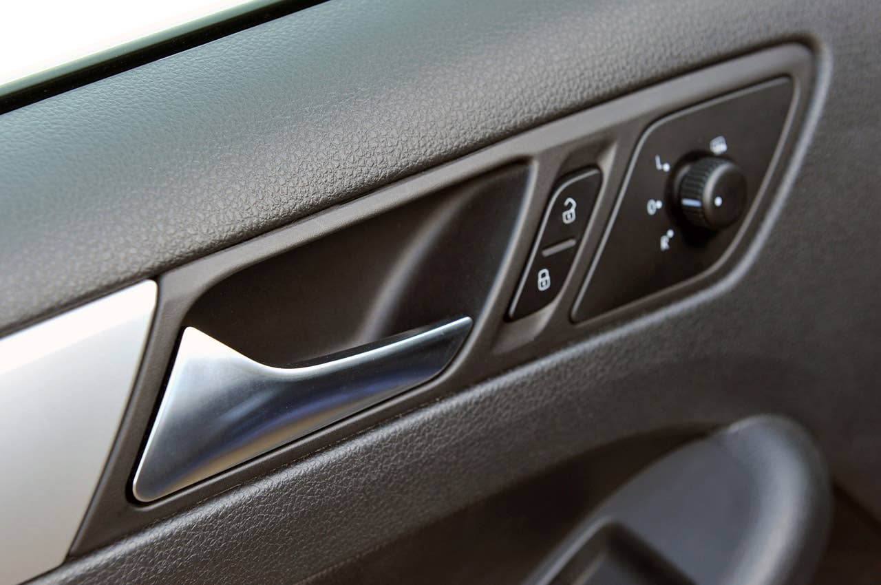 2011 Volkswagen Jetta TDI door handle