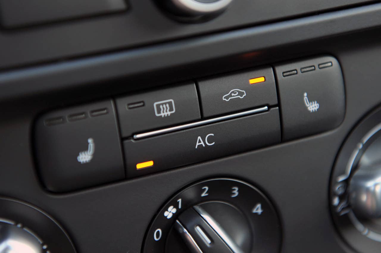 2011 Volkswagen Jetta TDI climate controls