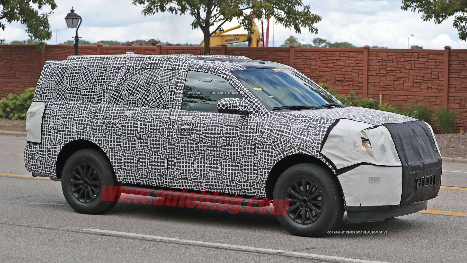2018 ford expedition spy shots side exterior
