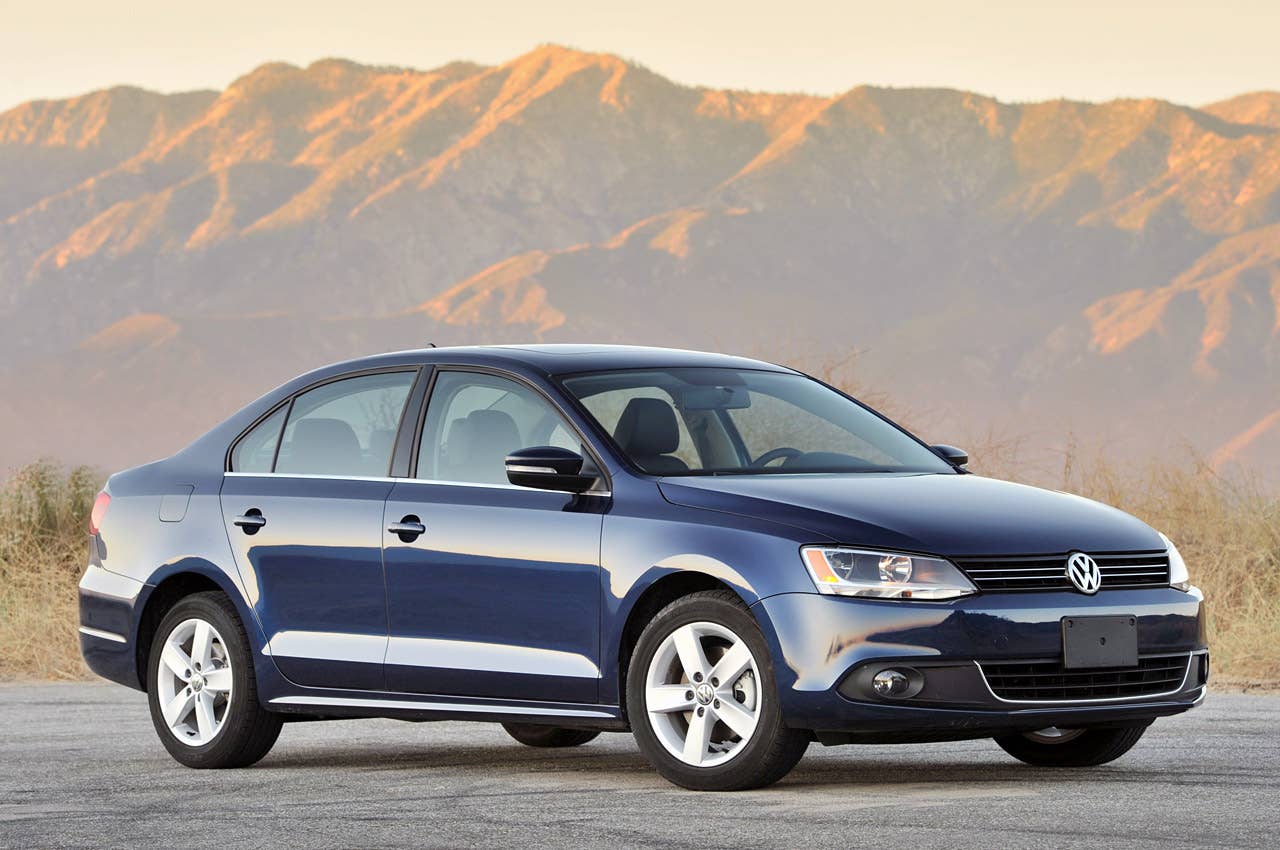 2011 Volkswagen Jetta TDI front 3/4 view
