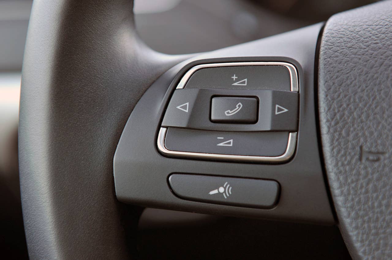2011 Volkswagen Jetta TDI steering wheel controls