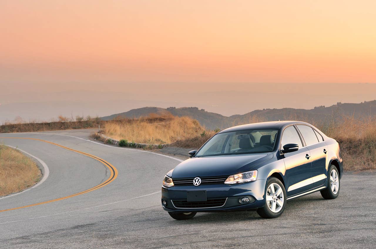 2011 Volkswagen Jetta TDI front 3/4 view