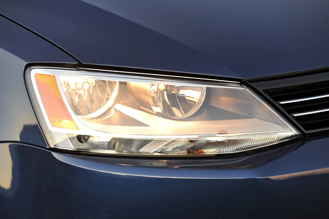 2011 Volkswagen Jetta TDI headlight